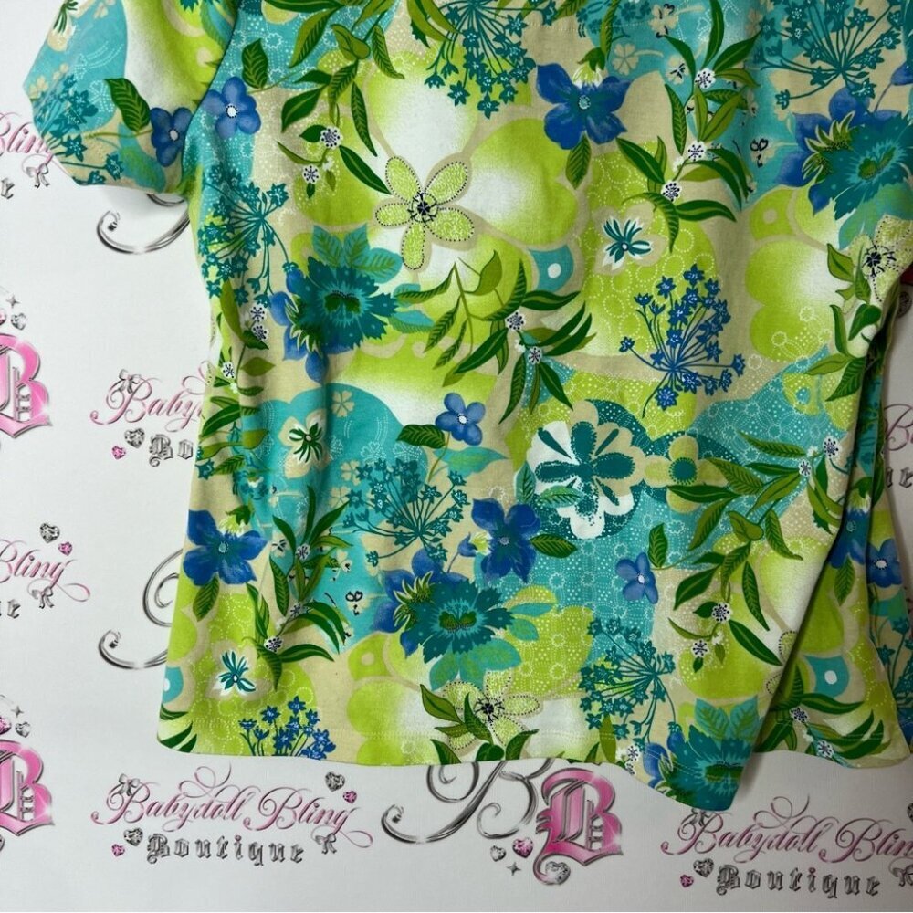 White Stag tee shirt floral flowers mocked Green and Blue Graphic T-Shirt - Picture 3 of 8